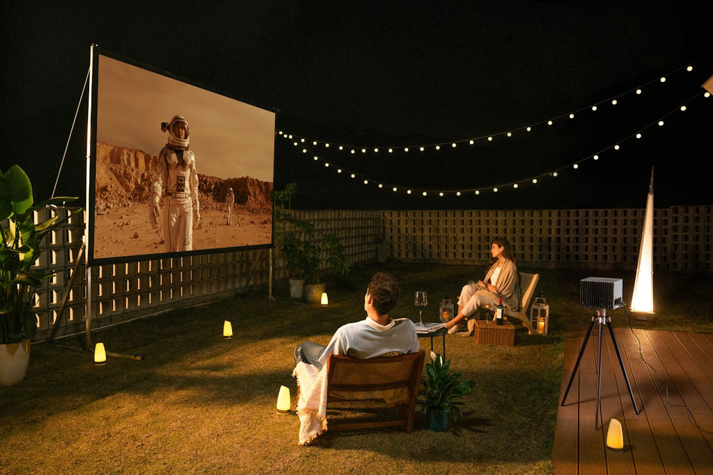 Soirée cinéma en plein air avec le mini-projecteur CineGoal — ambiance été entre amis